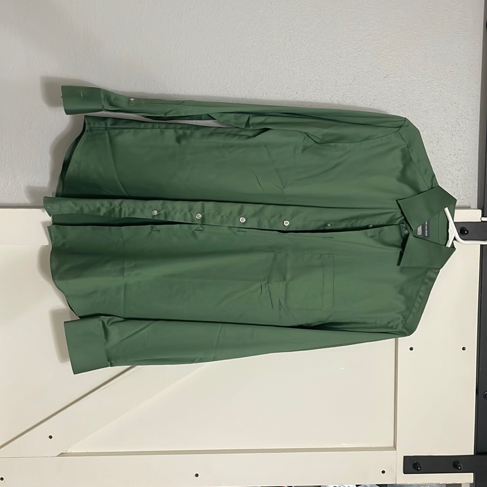 NWOT Van Heusen fitted dress shirt